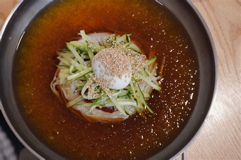  ミルミョンは韓国のウォンジュで体験すべき、甘辛い風味が食欲をそそる麺料理！